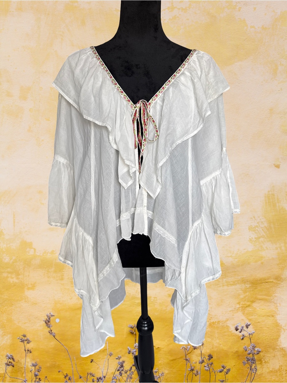 Free people intimately Women's White Ruffled Tie-Front kimono with ribbon trim